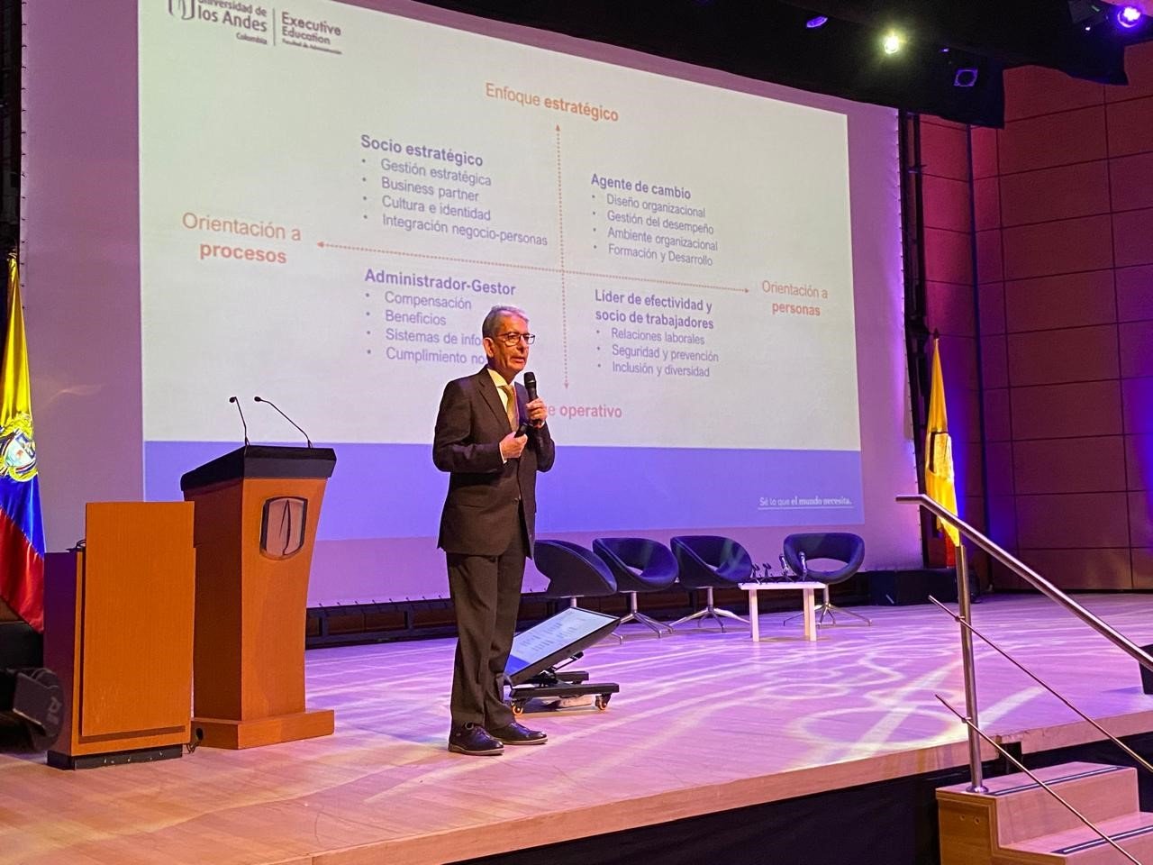 Uniandes acoge la II Cumbre Global DCH de Talento Humano